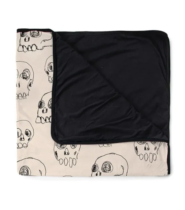 NUNUNU Scribbled Skulls Blanket